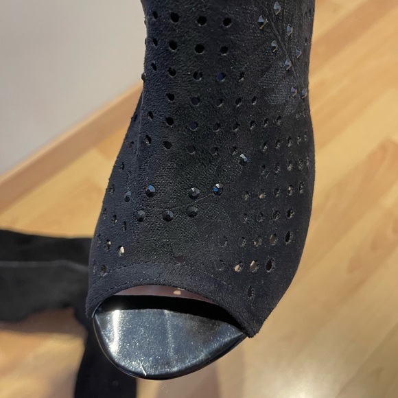 Brand new boots, newer worn suede knee high, open toe. - Picture 5 of 11